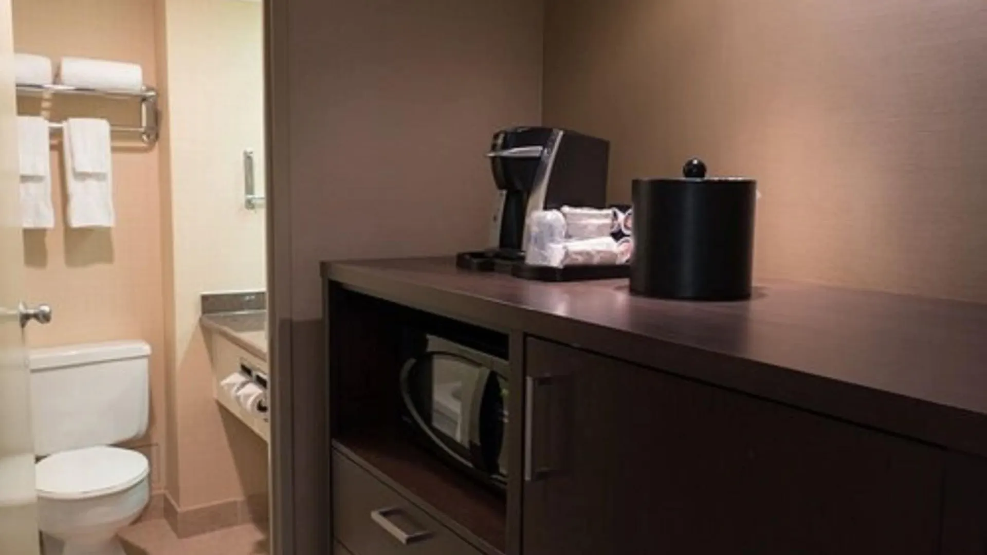 The Roehampton Hotel Toronto